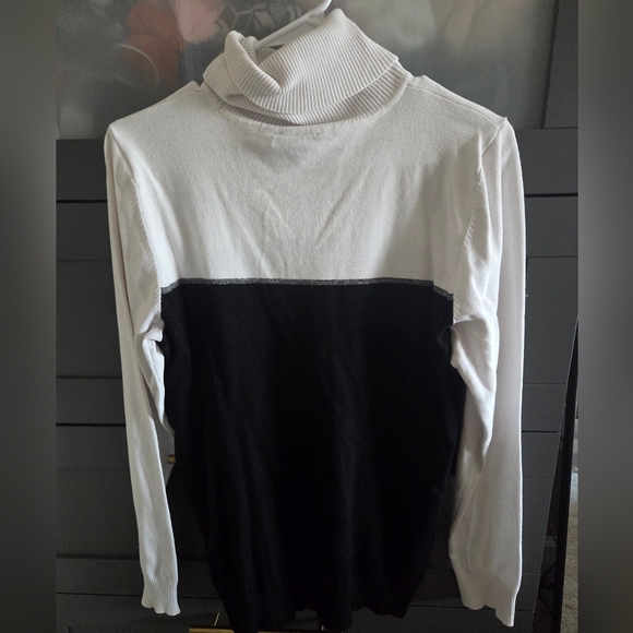2-in-1 Womens Calvin Klein Gray, White and Black Colorblock Turtleneck Sweaters - Picture 6 of 7